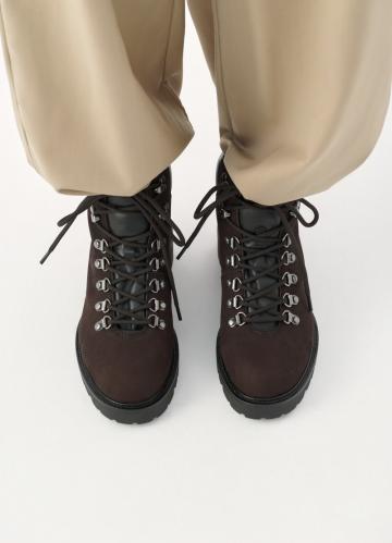 Ботинки на шнуровке