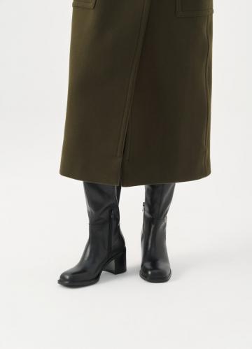 Высокие сапоги