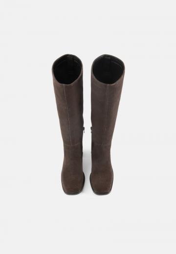 Сапожки на танкетке