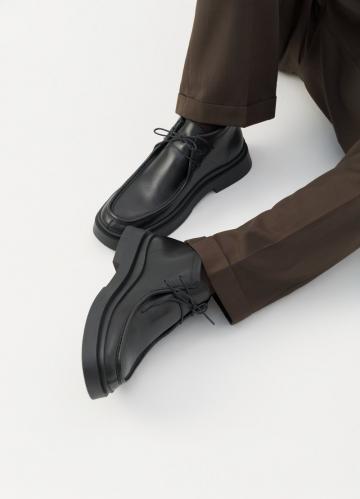 Ботинки на шнуровке