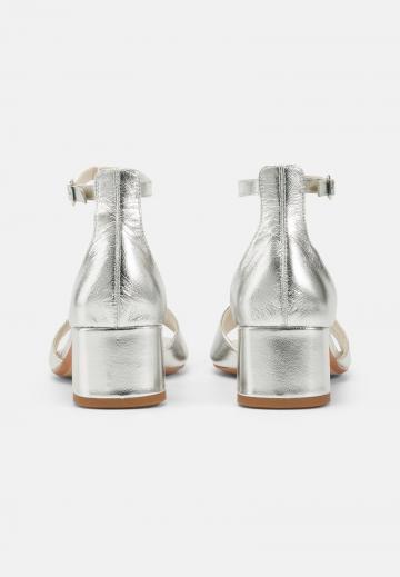 Гандбольные кроссовки