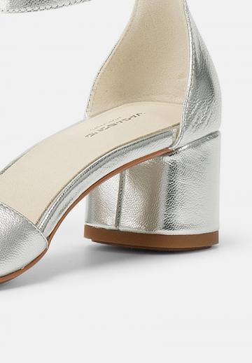 Гандбольные кроссовки