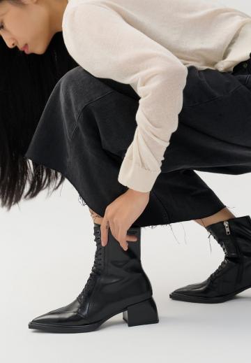 Ботинки на шнуровке