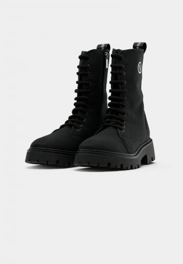 Ботинки на шнуровке