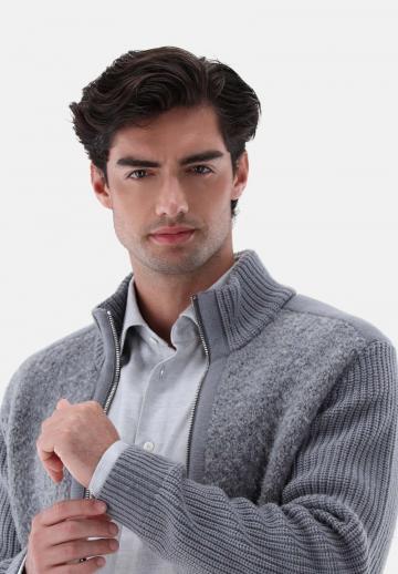 Вязаная кофта