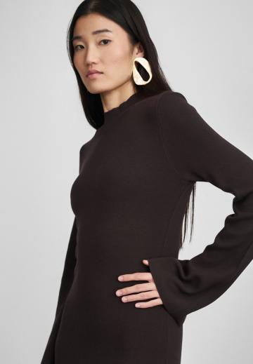 Вязаное платье