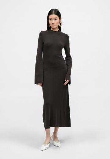 Вязаное платье