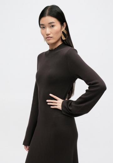 Вязаное платье