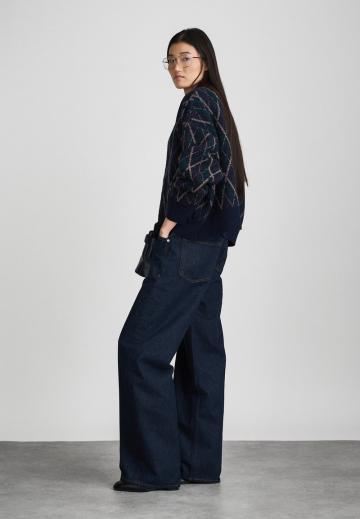 Жаккардовая вязаная кофта