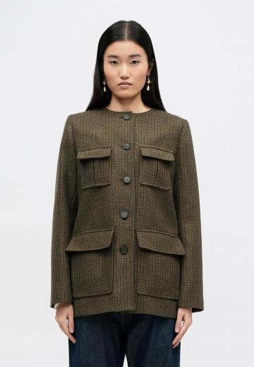 Блейзер с накладными карманами