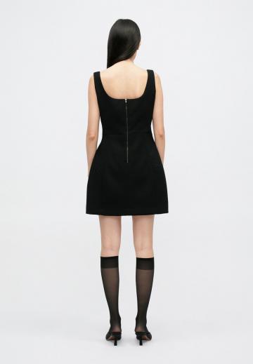 Короткое платье