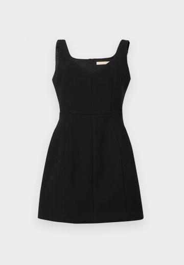 Короткое платье