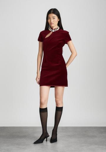 Короткое платье