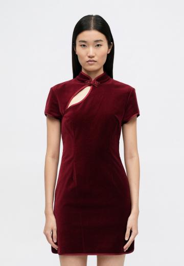 Короткое платье