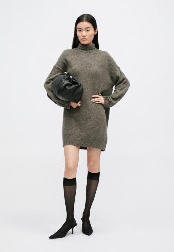 Вязаное платье