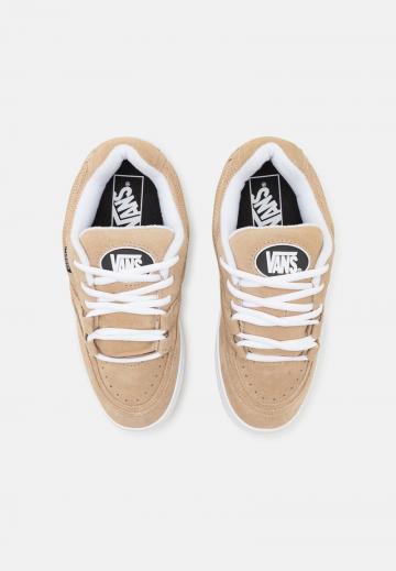 Гандбольные кроссовки