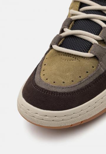 Гандбольные кроссовки