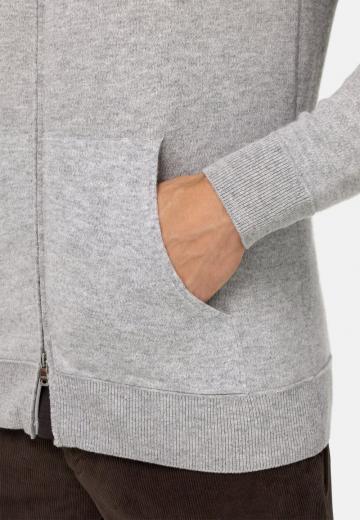 Вязаная кофта