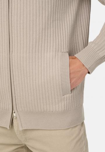 Вязаная кофта