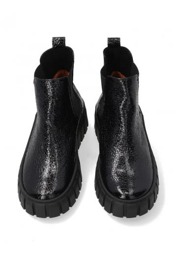 Сапожки на танкетке