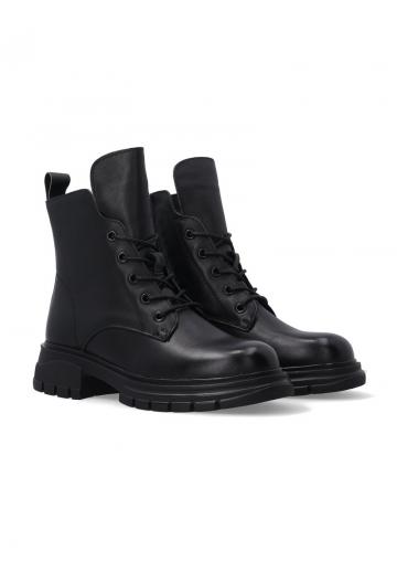 Ботинки на шнуровке