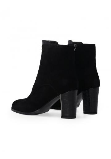 Полусапожки на высоком каблуке