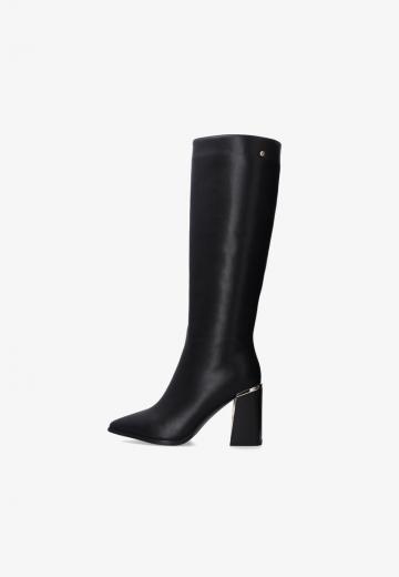 Высокие сапоги