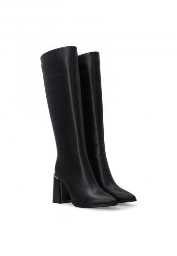 Высокие сапоги