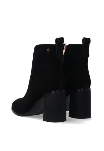 Полусапожки на высоком каблуке