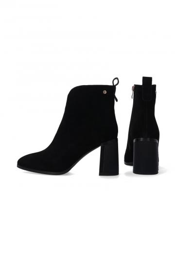 Полусапожки на высоком каблуке