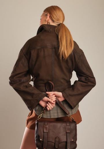 Короткая куртка