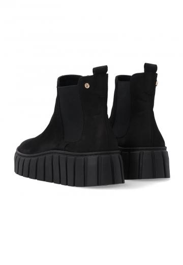 Сапожки на танкетке