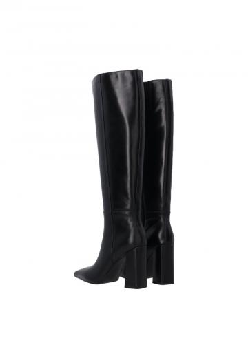 Высокие сапоги