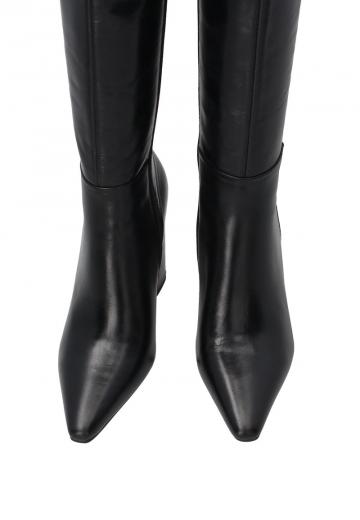 Высокие сапоги