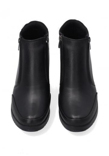 Сапожки на танкетке