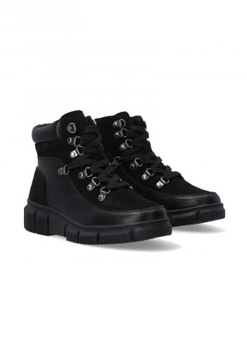 Ботинки на шнуровке