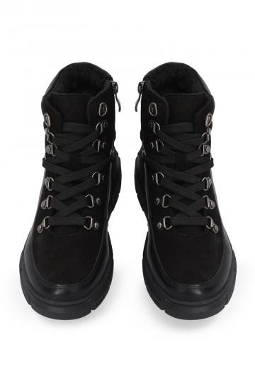 Ботинки на шнуровке