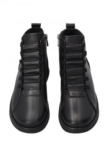 Ботинки на шнуровке