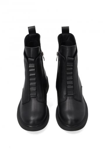 Ботинки на шнуровке