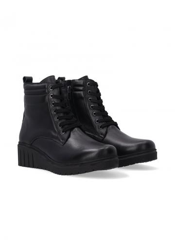 Сапожки на танкетке