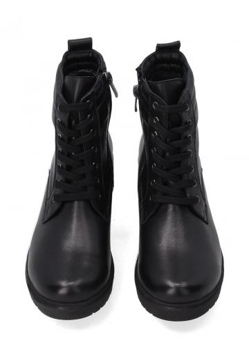 Сапожки на танкетке