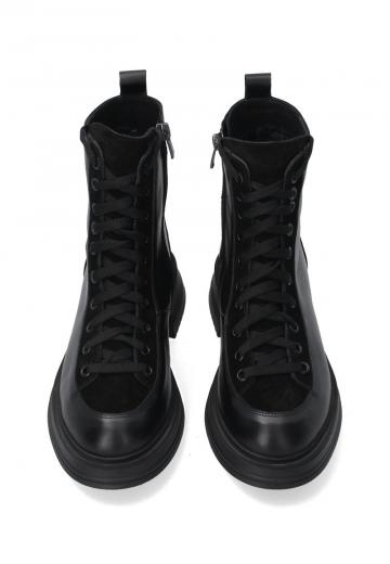 Ботинки на шнуровке