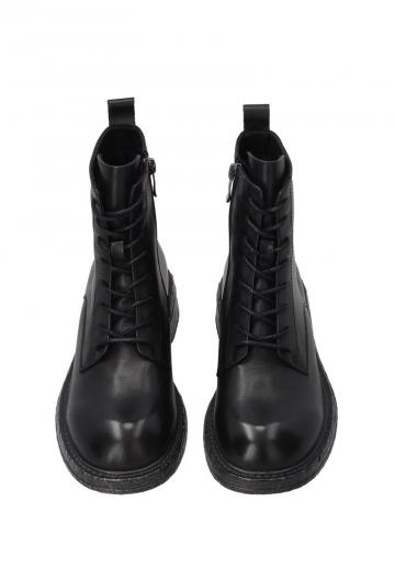 Ботинки на шнуровке