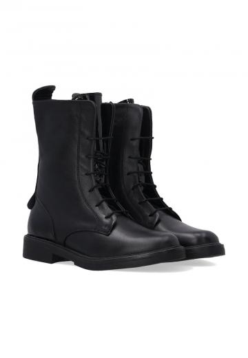 Ботинки на шнуровке