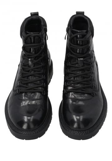 Ботинки на шнуровке