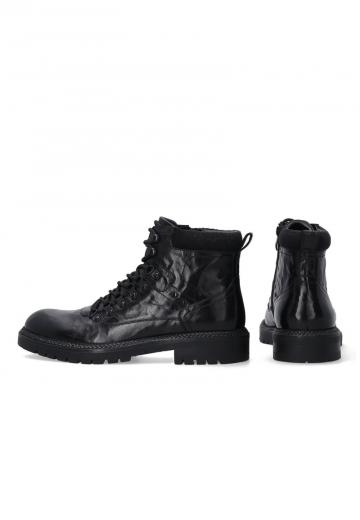 Ботинки на шнуровке