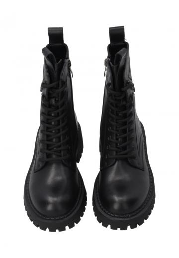 Ботинки на шнуровке