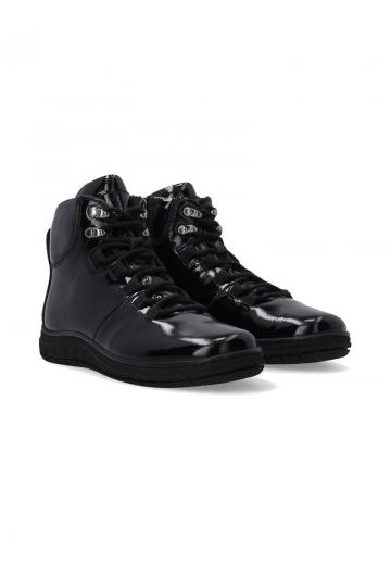 Ботинки на шнуровке