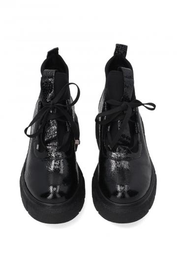 Ботинки на шнуровке