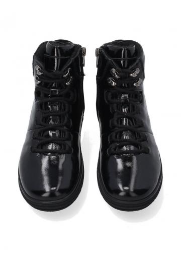 Ботинки на шнуровке